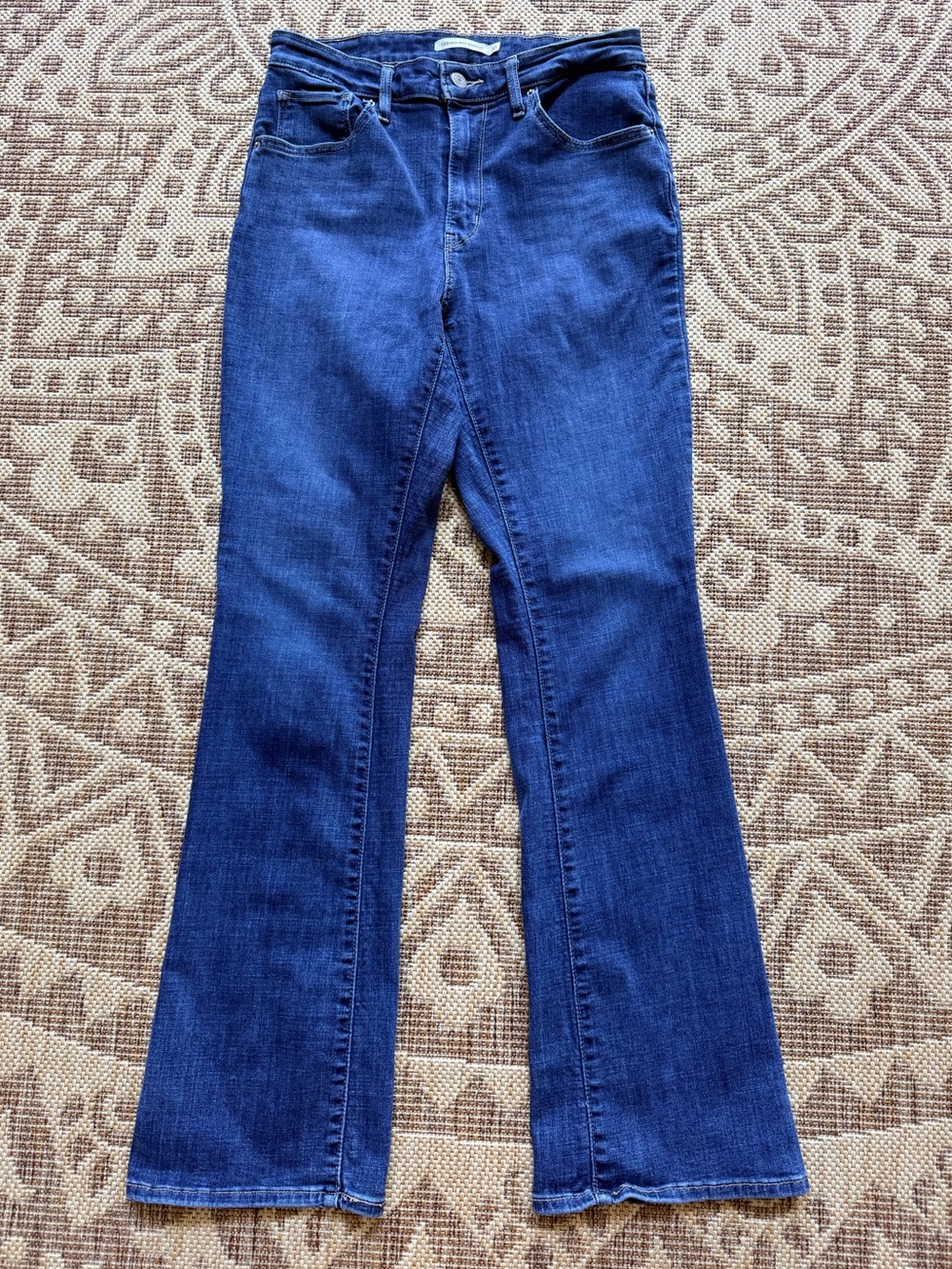 Levis 725 Womens Sz 30x32 (Actual 30x31) High Rise Bootcut Jeans Med-Dark Wash